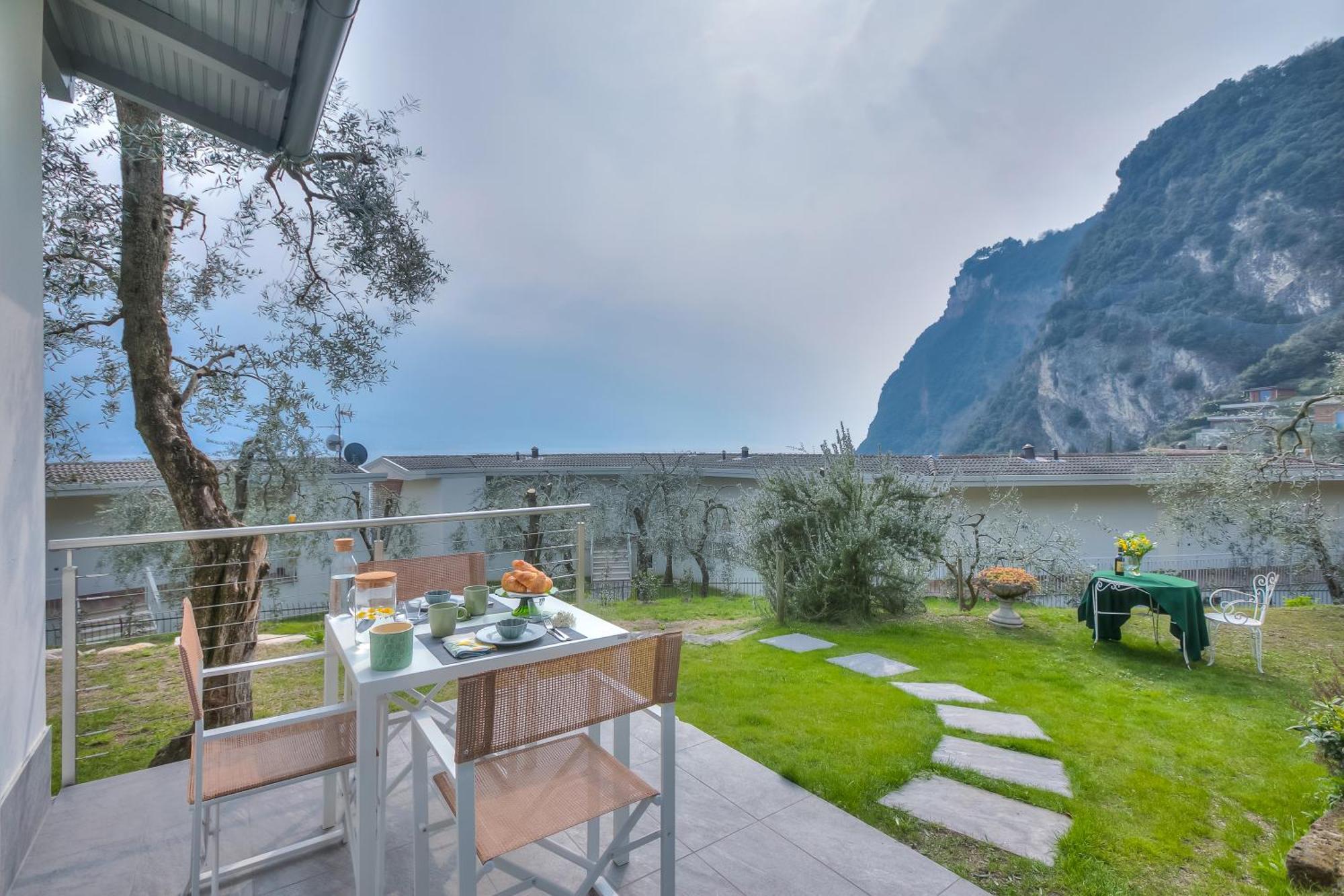 Вилла Relais Nanzello Garda Living 1 And 2 Лимоне-суль-Гарда Экстерьер фото