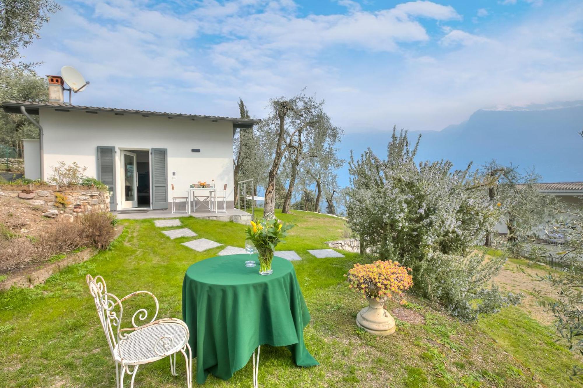 Вилла Relais Nanzello Garda Living 1 And 2 Лимоне-суль-Гарда Экстерьер фото
